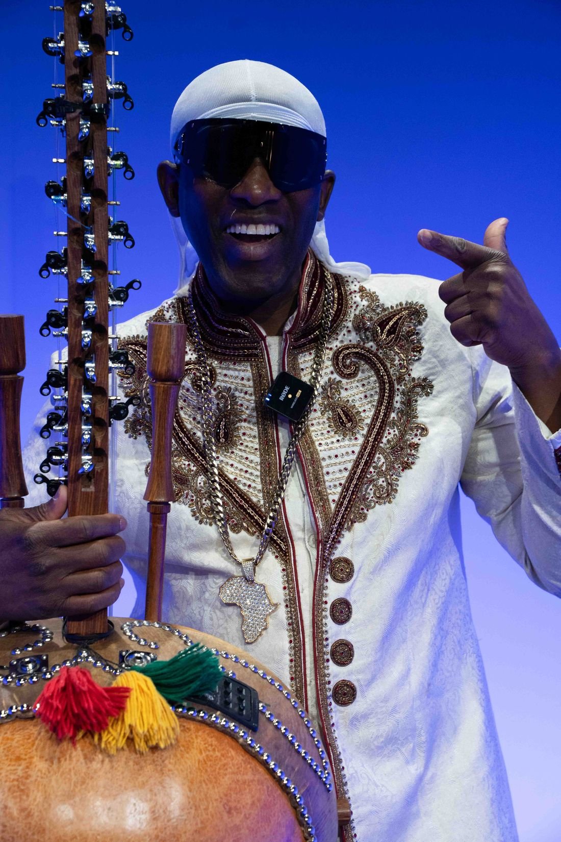 Portrait de N'Faly Kouyaté avec sa kora, 2026